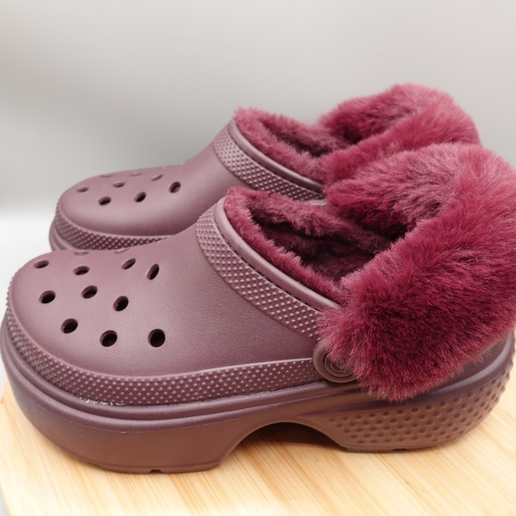 Crocs M6/W8 Unisex-Adult Stomp Lined Clog Dark Cherry 208546-DKCH - Picture 1 of 9